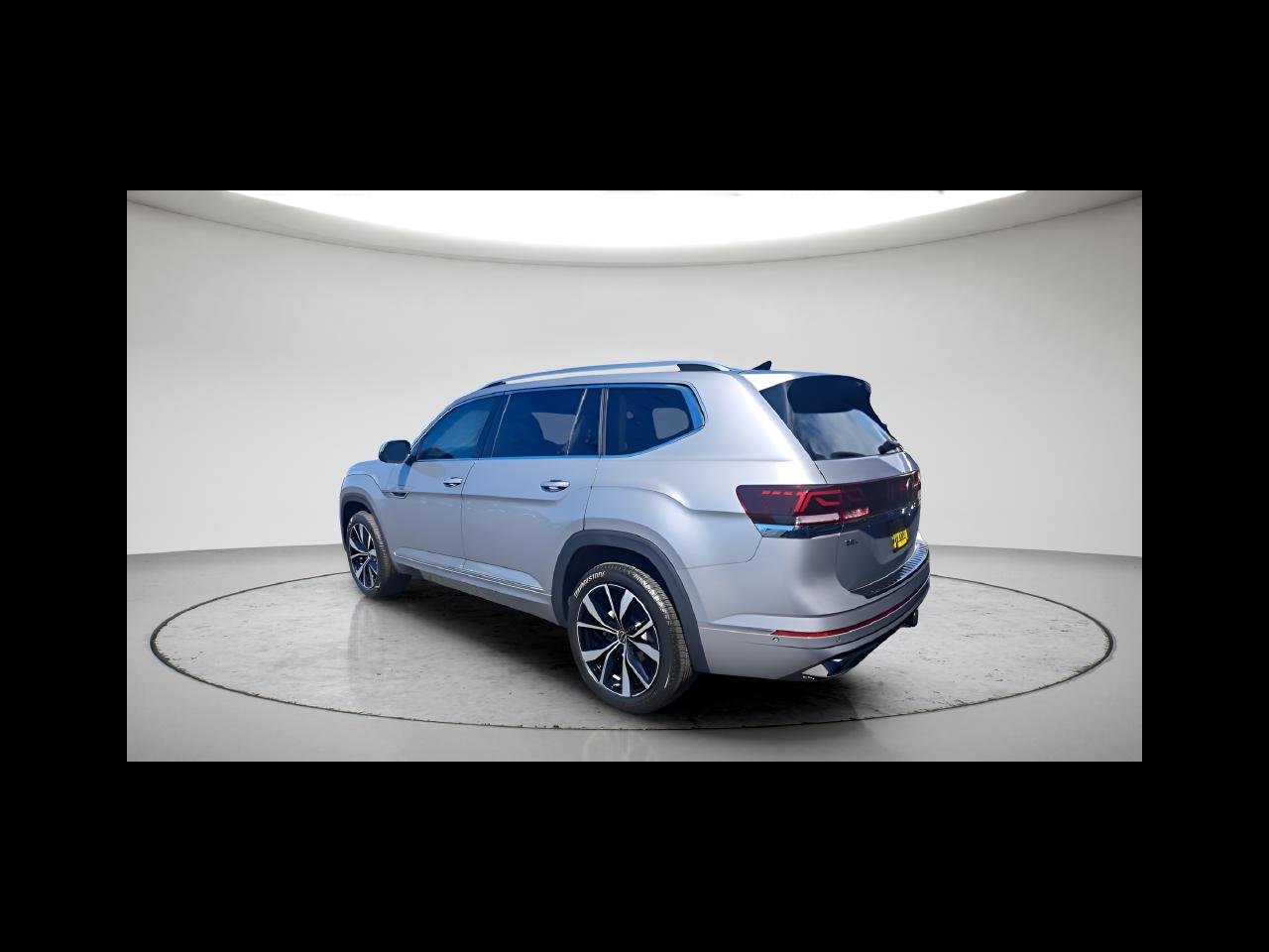 New 2026 Silver Mist Metallic Volkswagen 2.0T SEL Premium R-Line image 7