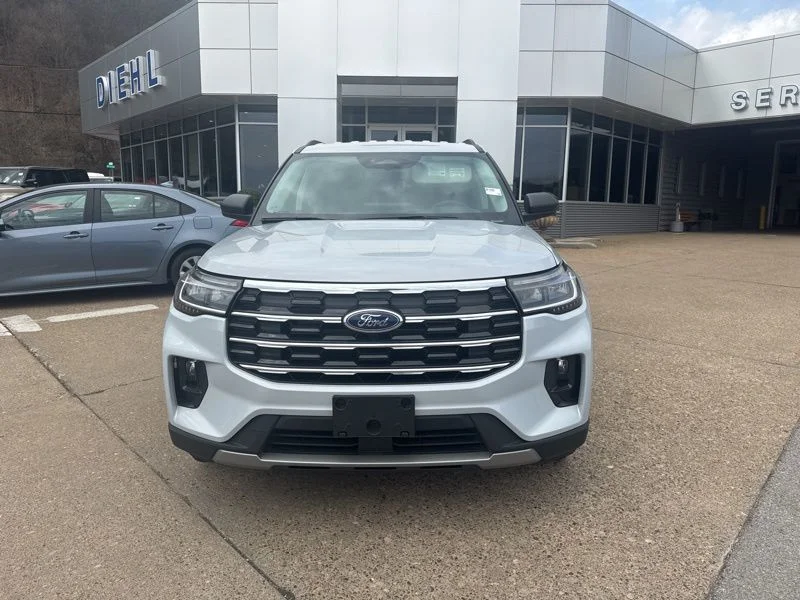 New 2026 Space White Metallic Ford Active image 2
