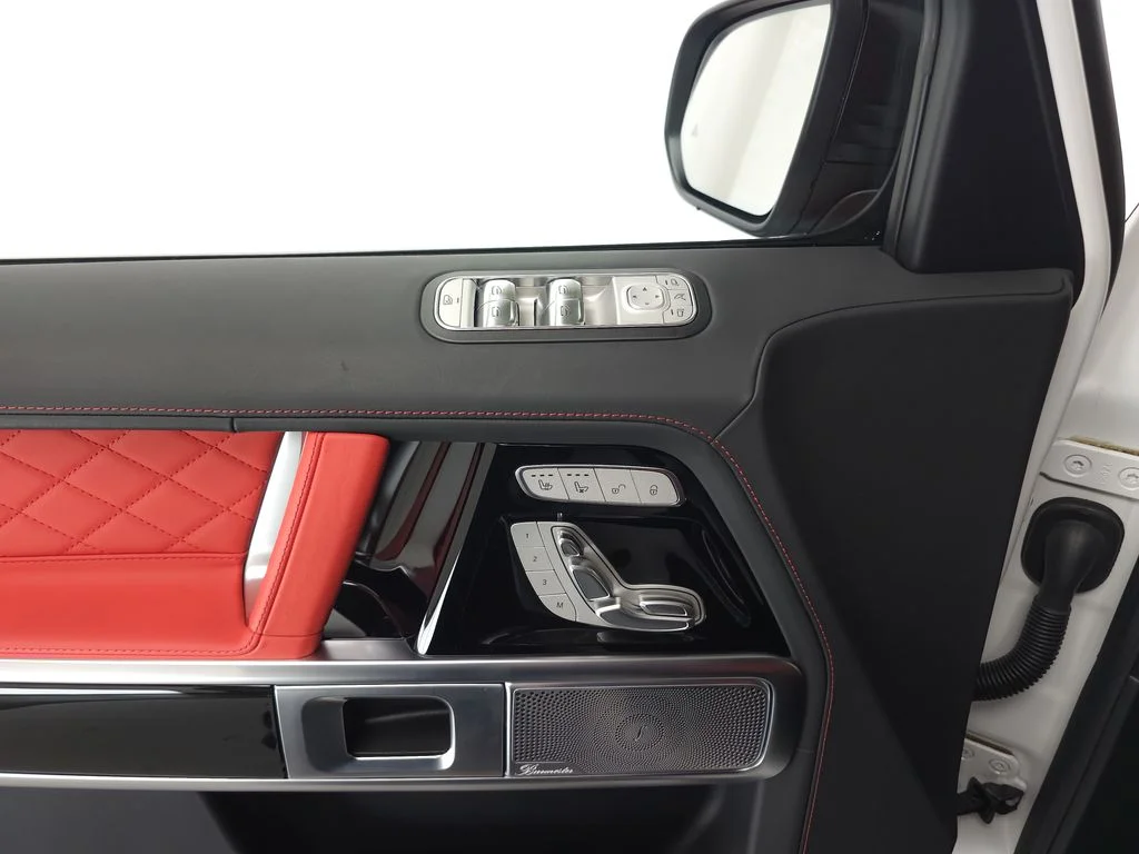 Certified Used 2025 MANUFAKTUR Moonlight White Magno Mercedes-Benz G 63 AMG® image 6
