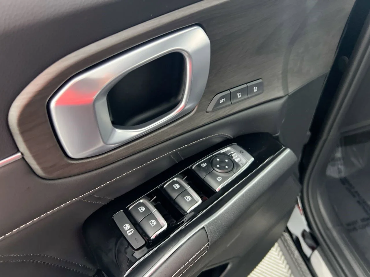 New 2025 Wolf Gray Kia X-Line SX Prestige AWD image 29