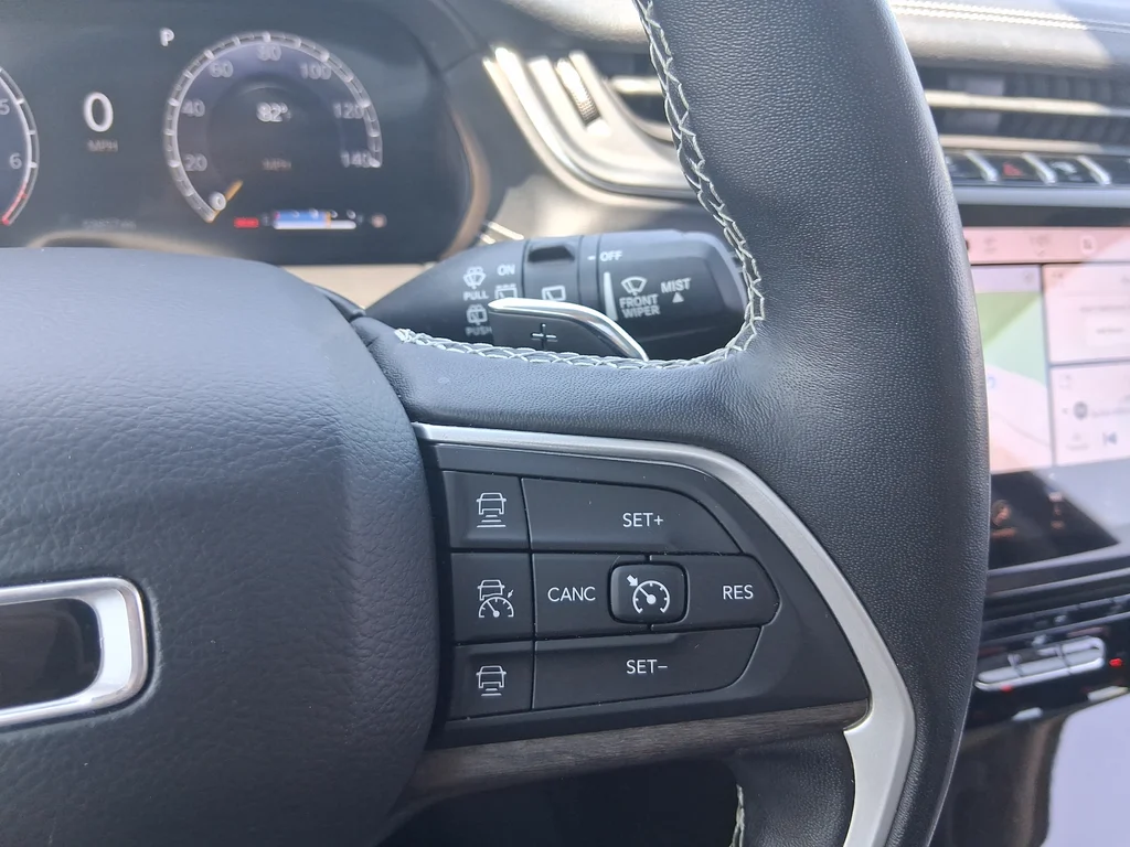 Used 2022 Gray Jeep Limited image 35