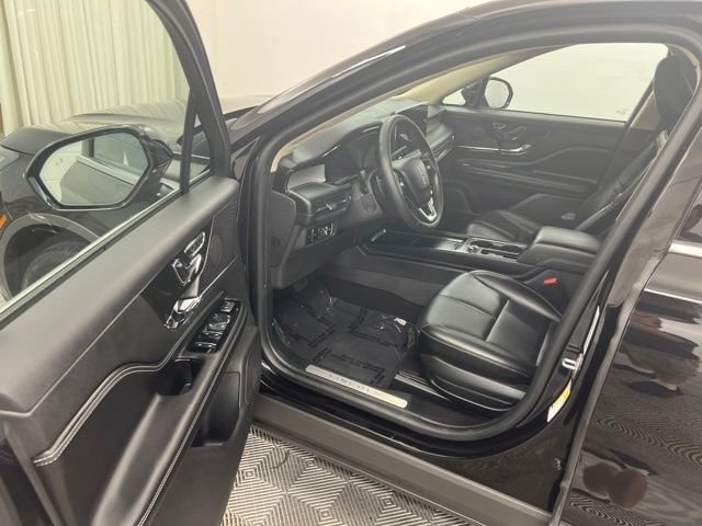 Used 2023 Infinite Black Metallic Lincoln Standard image 12