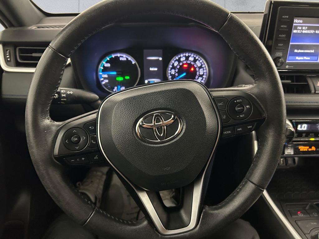 Used 2022 White Toyota SE image 9