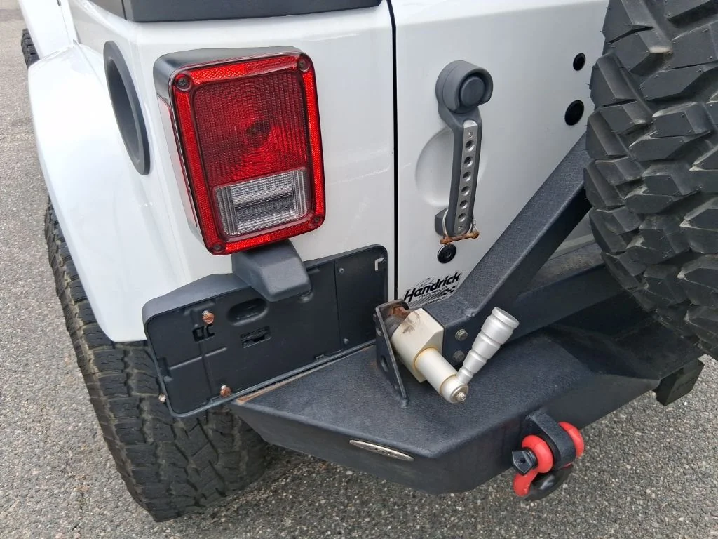 Used 2012 White Jeep Sahara image 10