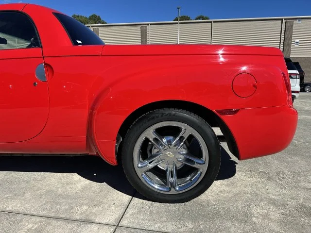 Used 2005 Red Chevrolet Base image 10