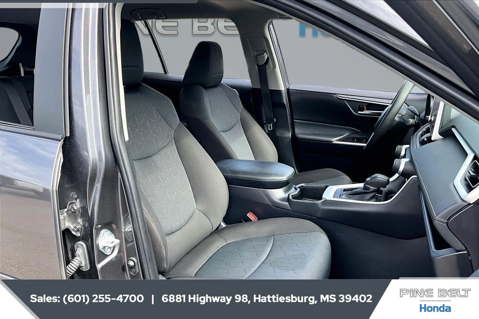 Used 2025 Magnetic Gray Metallic Toyota XLE image 6