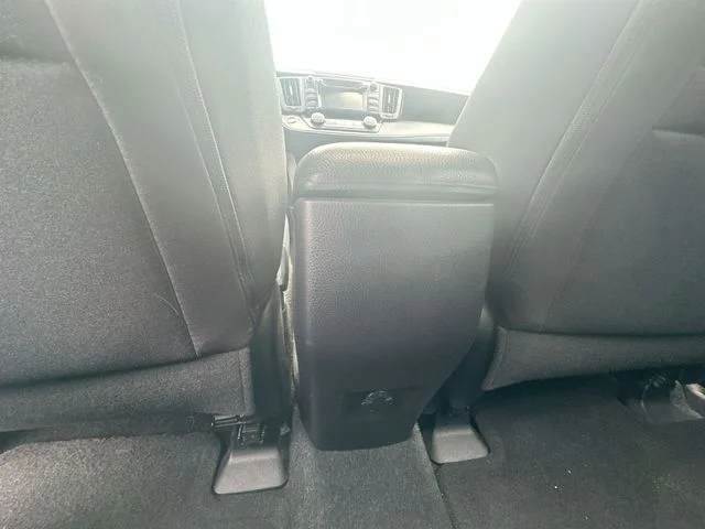 Used 2018 Silver Toyota XLE image 23
