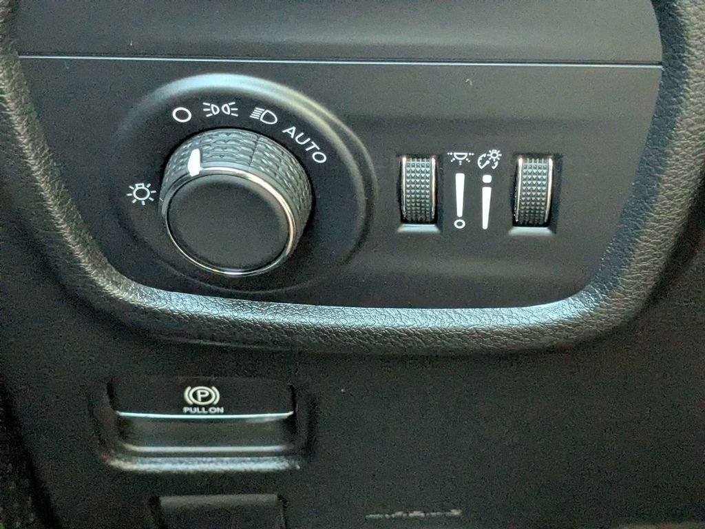 2025 Jeep Grand Cherokee Laredo - Photo 25