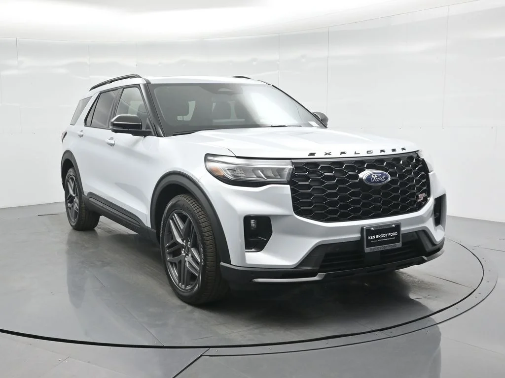 New 2026 Space White Metallic Ford ST image 23