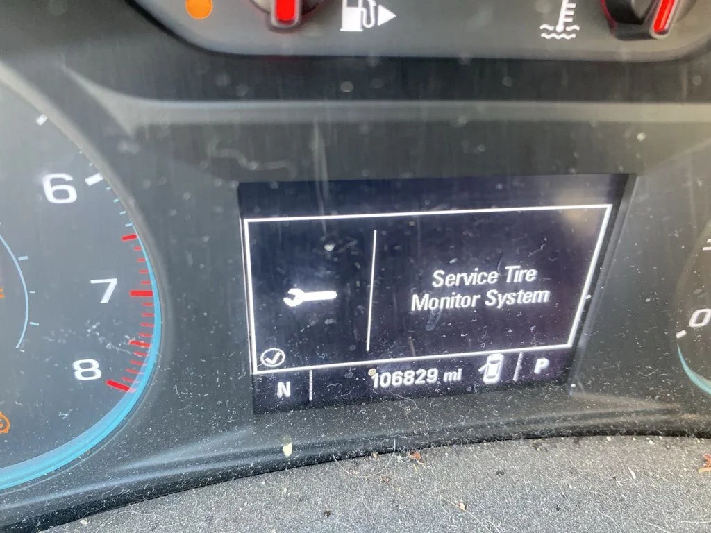 Used 2020 Summit White Chevrolet LT image 9