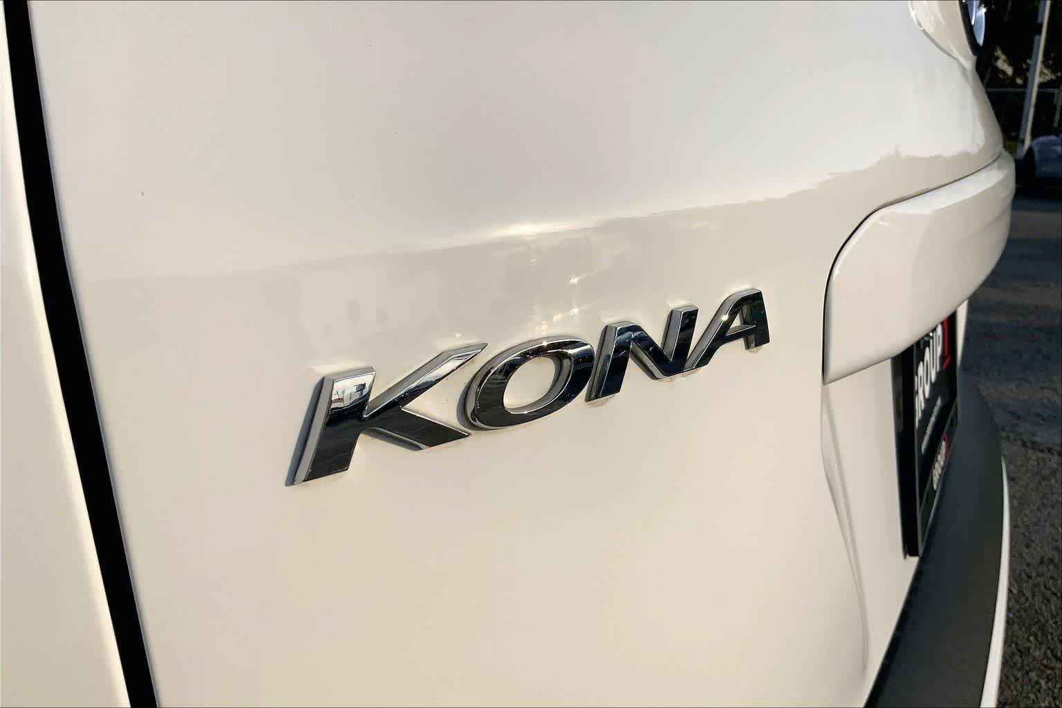Used 2022 Lunar White Hyundai SEL image 31