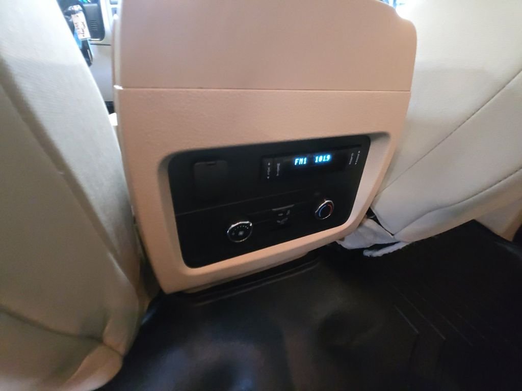 Used 2015 Gray Ford XLT image 34