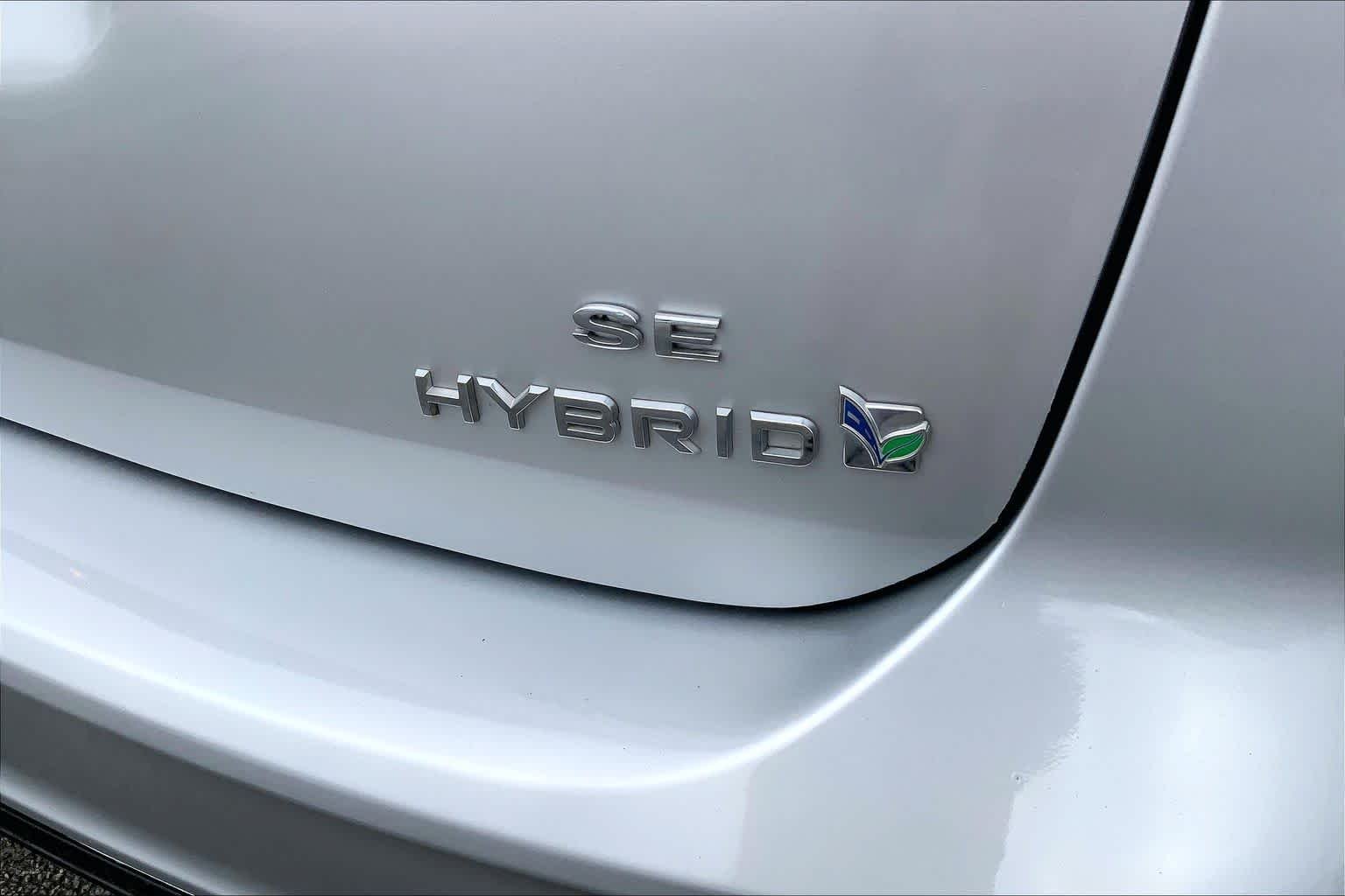 Used 2016 Ingot Silver Ford SEL image 10