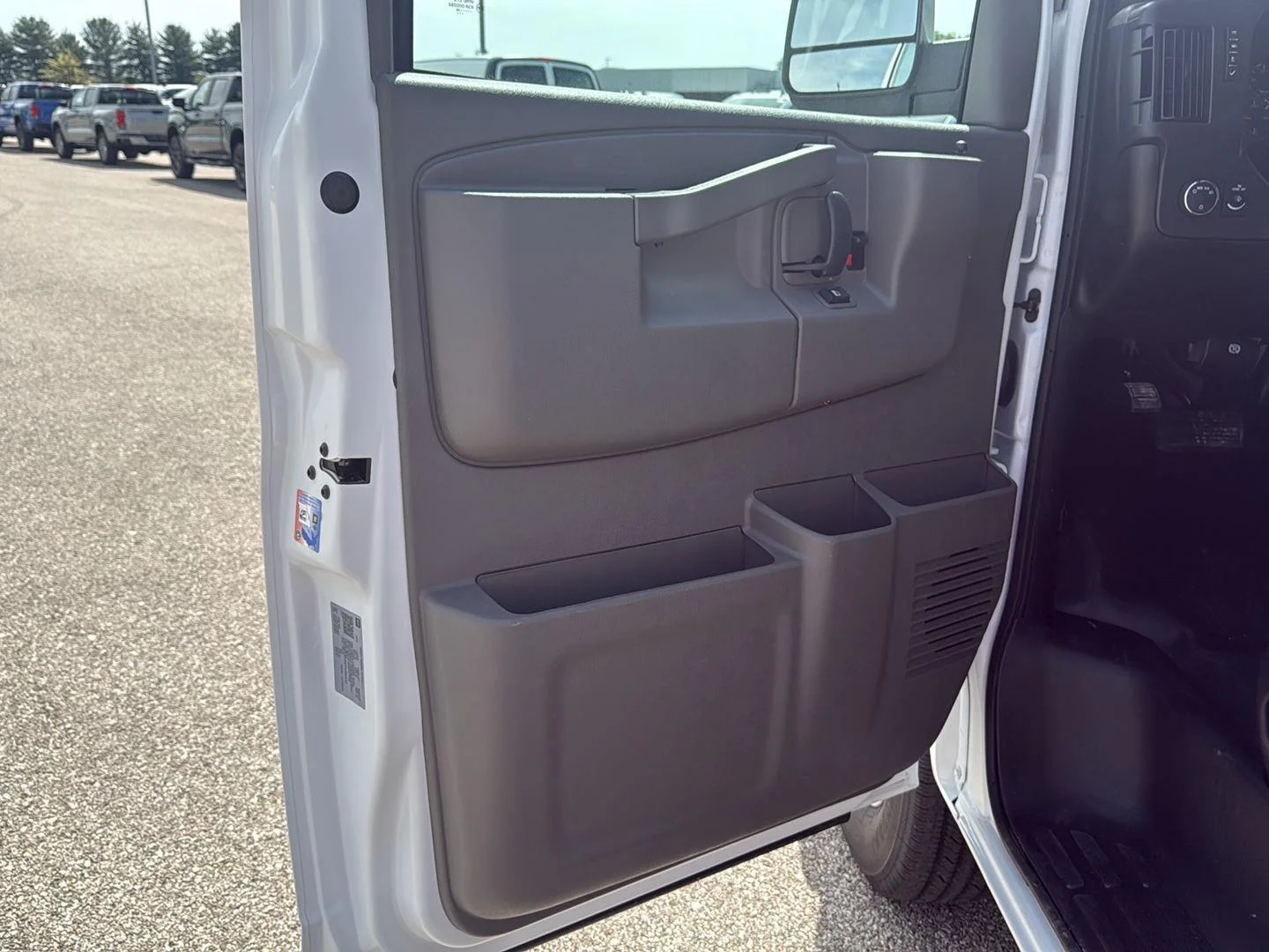 2026 Chevrolet Express Cargo Work Van - Photo 17