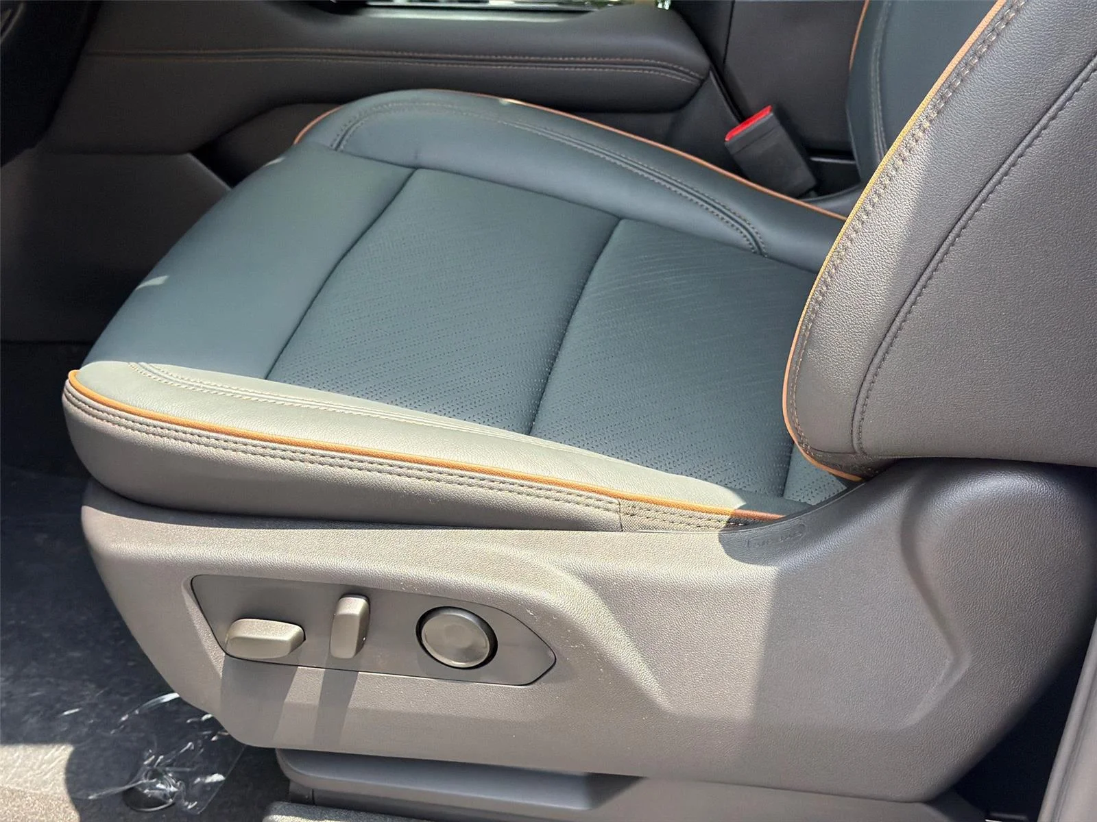 2026 GMC Yukon AT4 - Photo 18
