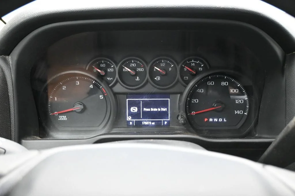 Used 2024 Gray Chevrolet Custom image 17