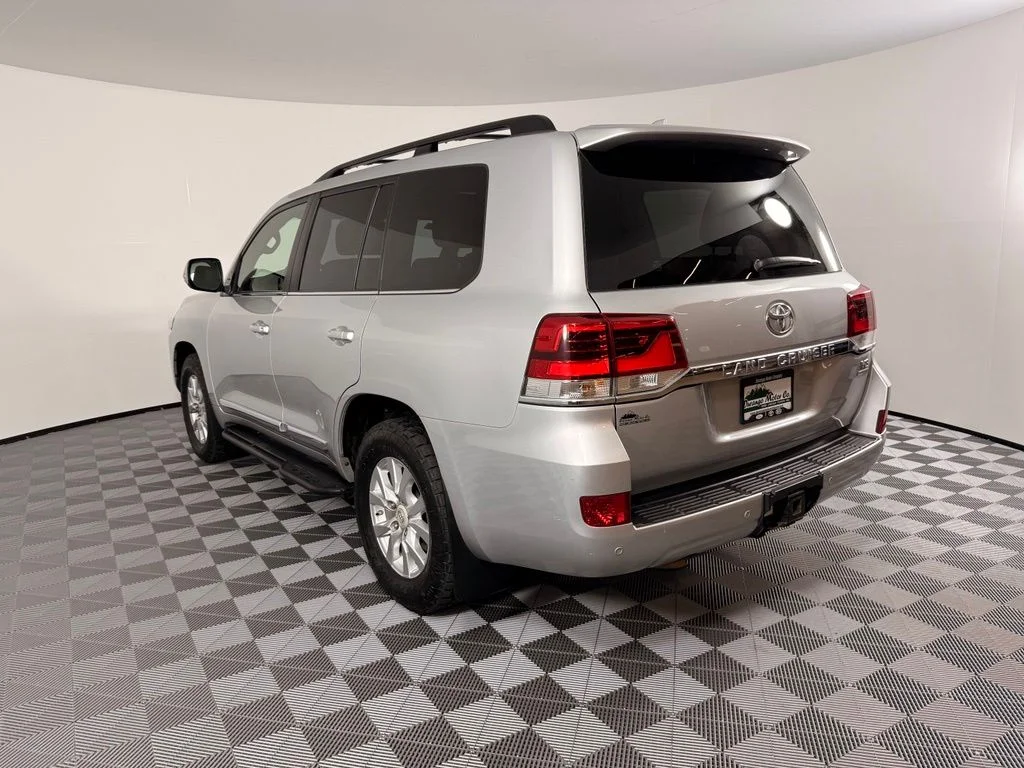 Used 2016 Silver Toyota Base image 9