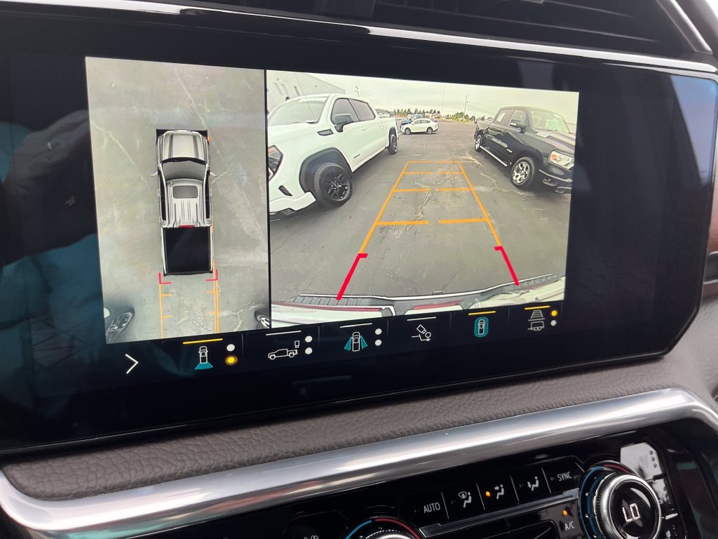 Used 2022 White GMC Denali image 20