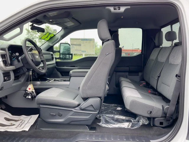 New 2026 Avalanche Ford XLT image 8