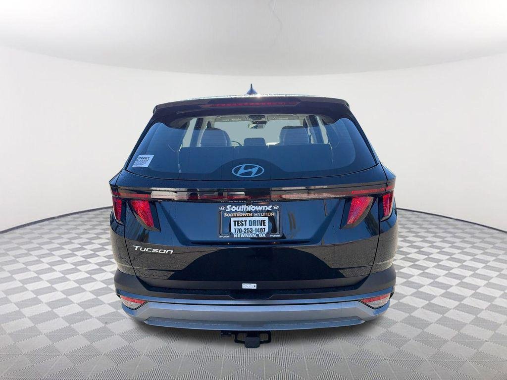 New 2026 Black Hyundai SE FWD image 6