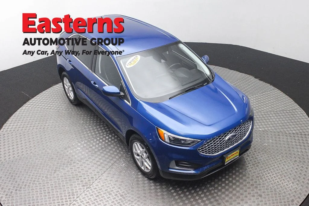 Used 2023 Blue Ford SEL image 3