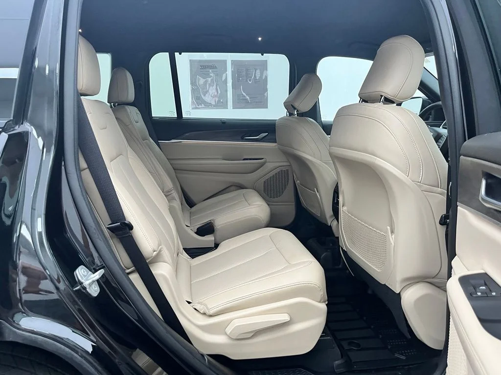 Used 2023 Black Jeep Limited image 35