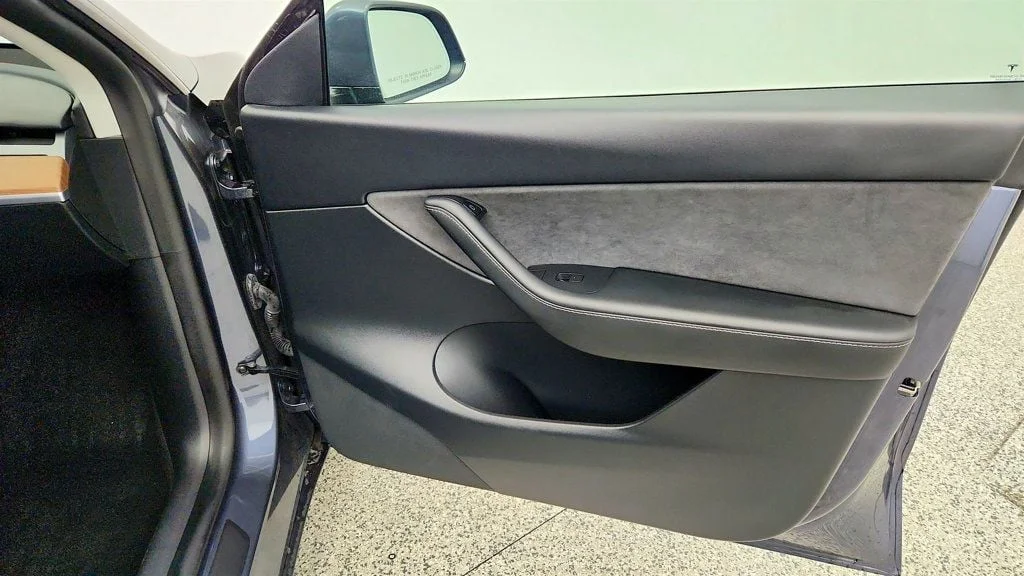 Used 2022 Midnight Silver Metallic Tesla Performance AWD image 29