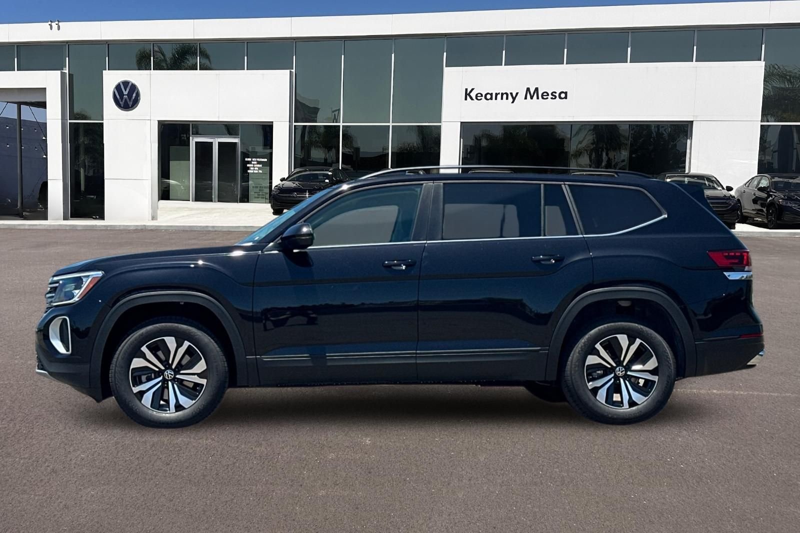 New 2026 Deep Black Pearl Volkswagen SE image 7
