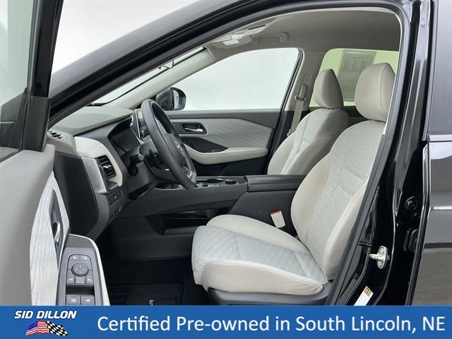 Used 2023 Super Black Nissan SV image 17