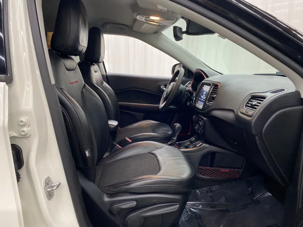 Used 2021 White Clearcoat Jeep Trailhawk image 19