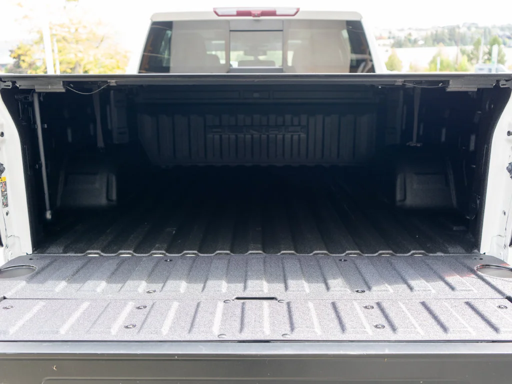 Used 2023 White GMC Denali image 37