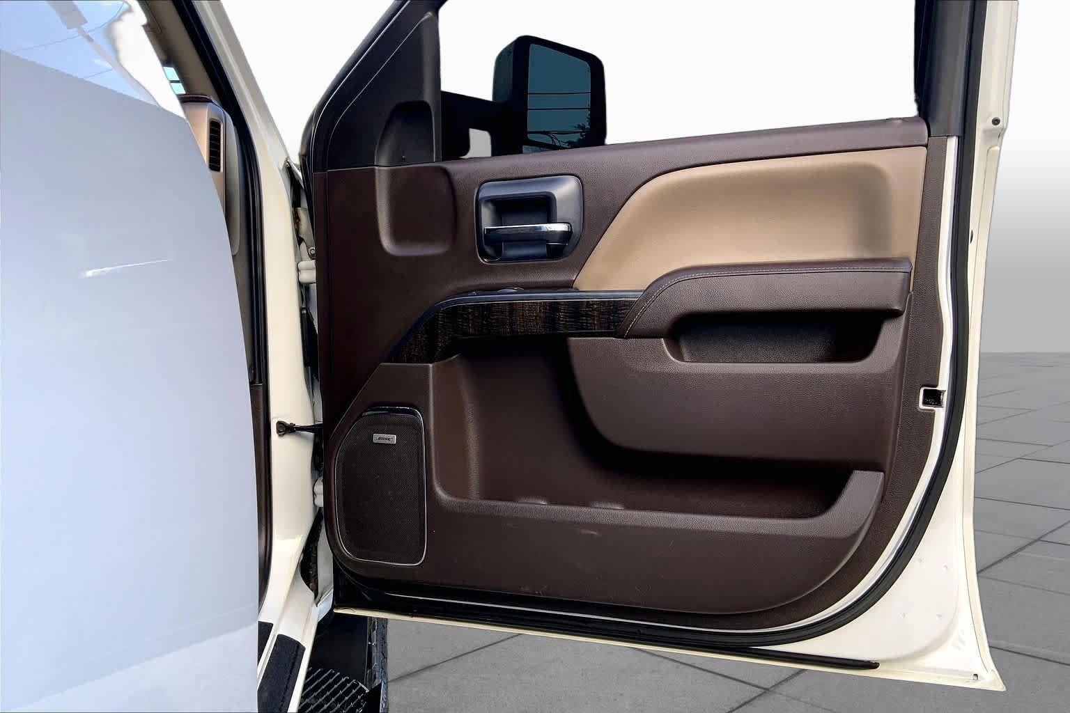 Used 2015 Summit White GMC Denali image 21