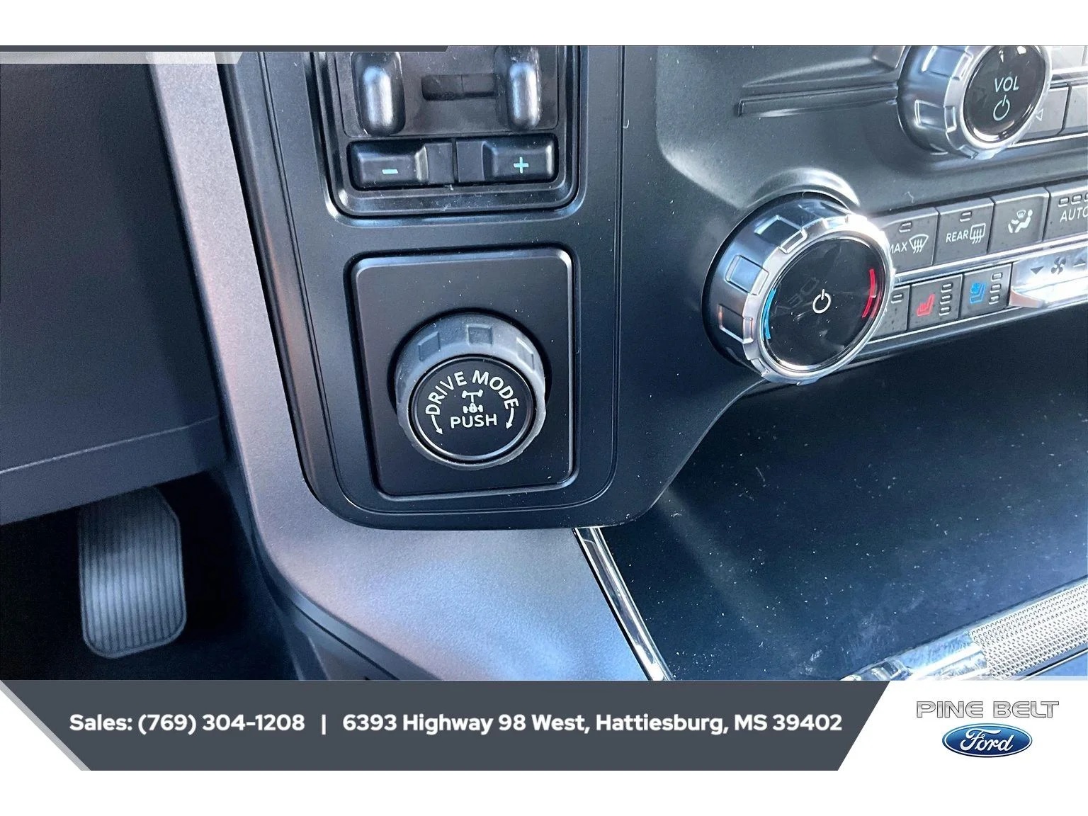 New 2026 Iconic Silver Metallic Ford Lariat® image 23