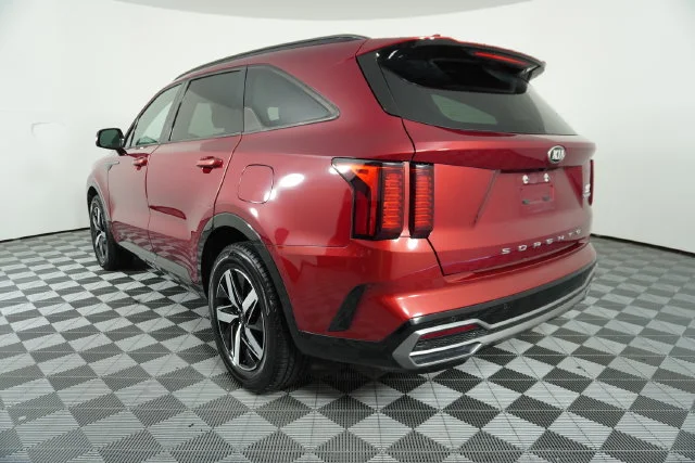 Used 2021 Red Kia EX image 5