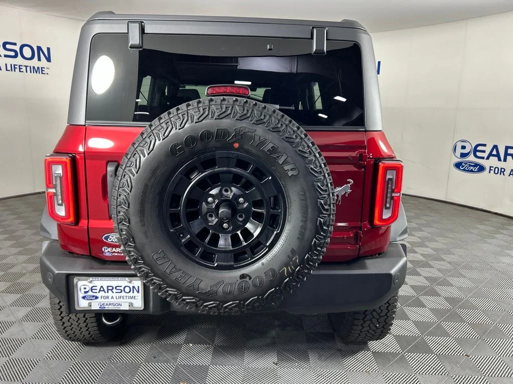 New 2026 Ruby Red Metallic Tinted Clearcoat Ford Outer Banks® image 7