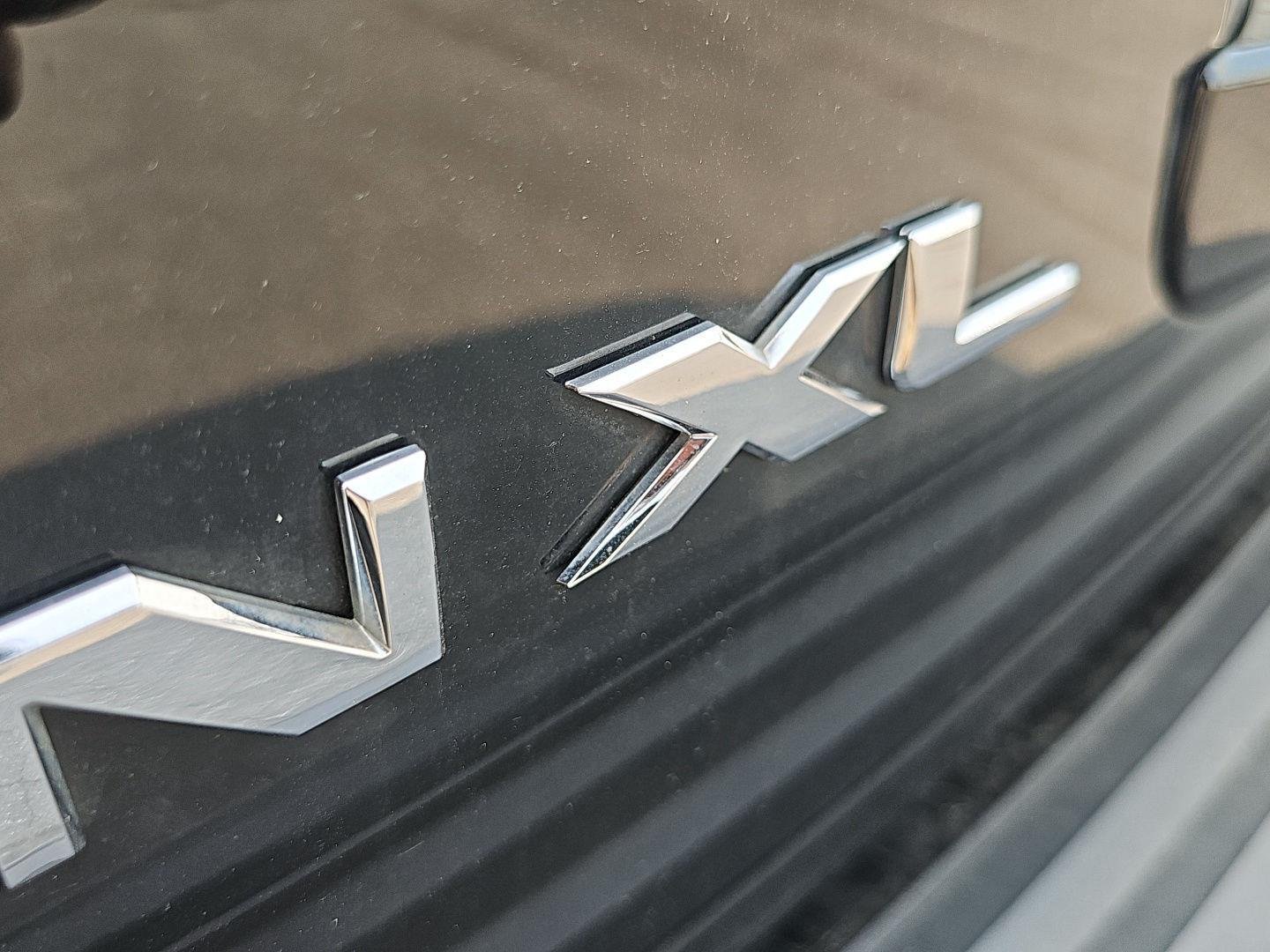 Used 2014 Onyx Black GMC Denali image 27
