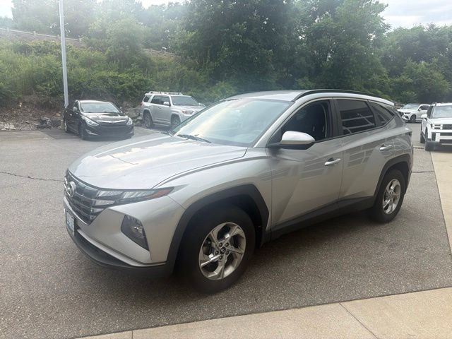 Used 2024 Silver Hyundai SEL image 3