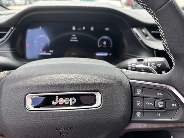 New 2026 Velvet Red Pearl-Coat Exterior Paint Jeep Altitude image 25