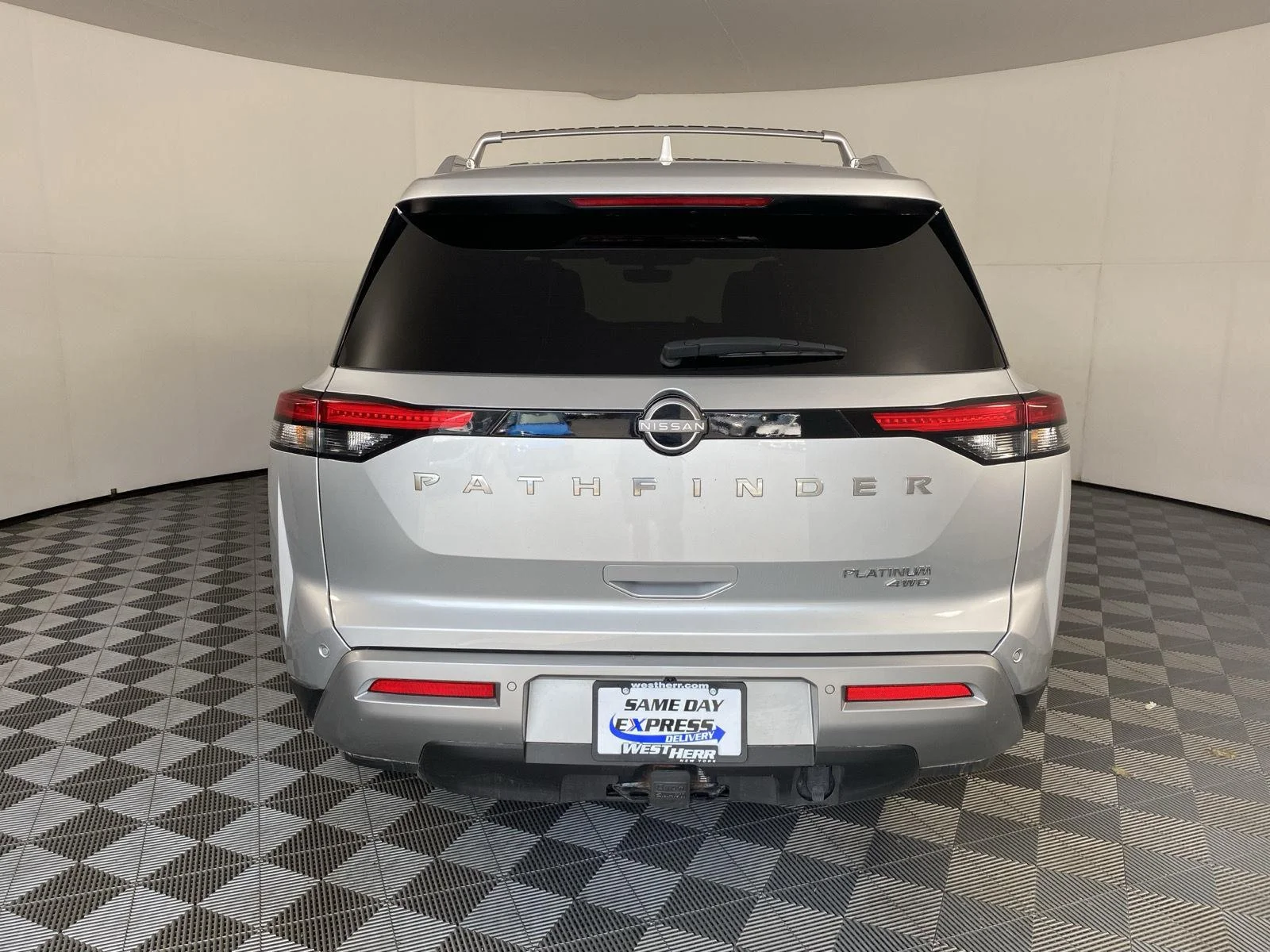 Used 2023 Brilliant Silver Metallic Nissan Platinum image 6