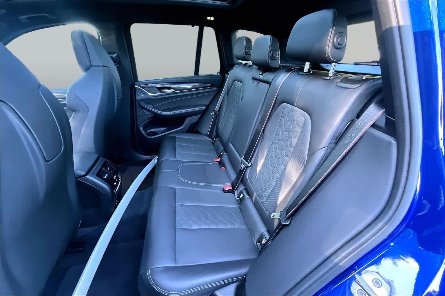 Used 2022 Marina Bay Blue Metallic BMW  image 20