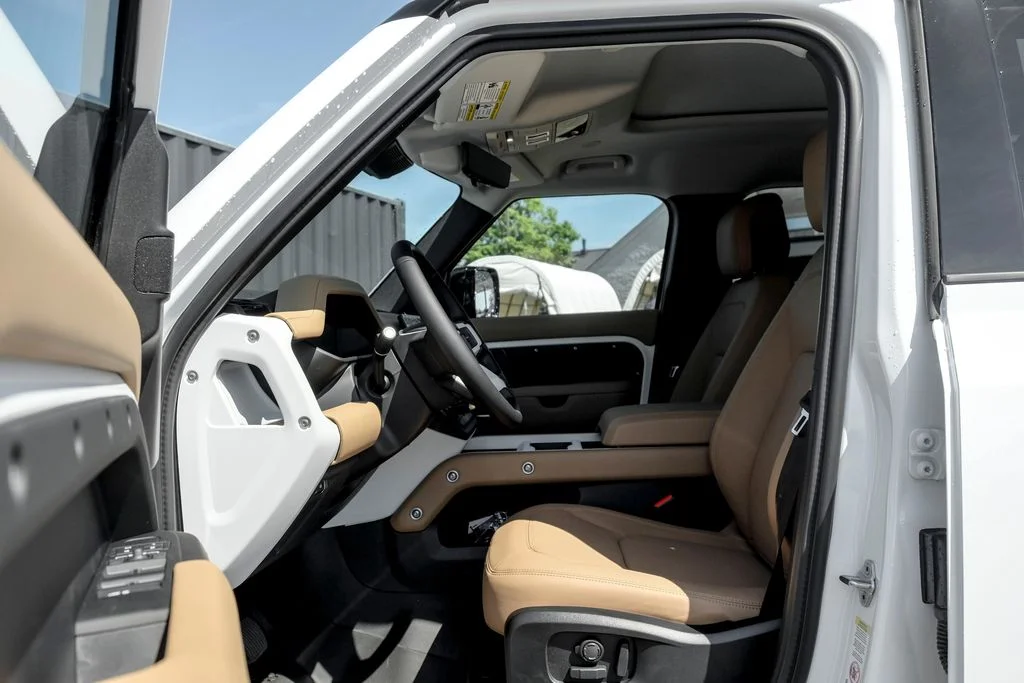 New 2026 Fuji White Land Rover X-Dynamic SE image 10