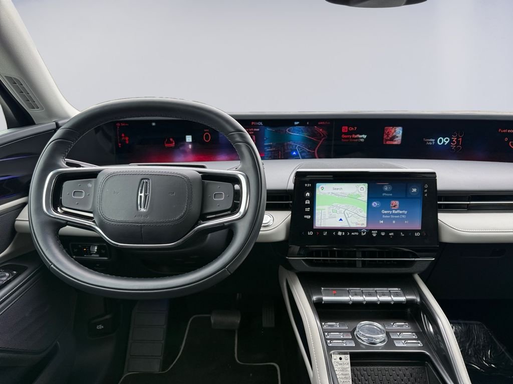 Used 2025 Silver Lincoln Premiere image 12