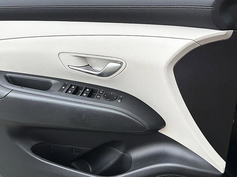 New 2026 Phantom Black Hyundai SEL FWD image 15
