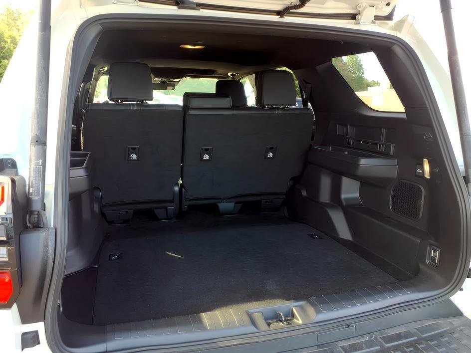 Used 2025 Wind Chill Pearl Toyota Limited image 4