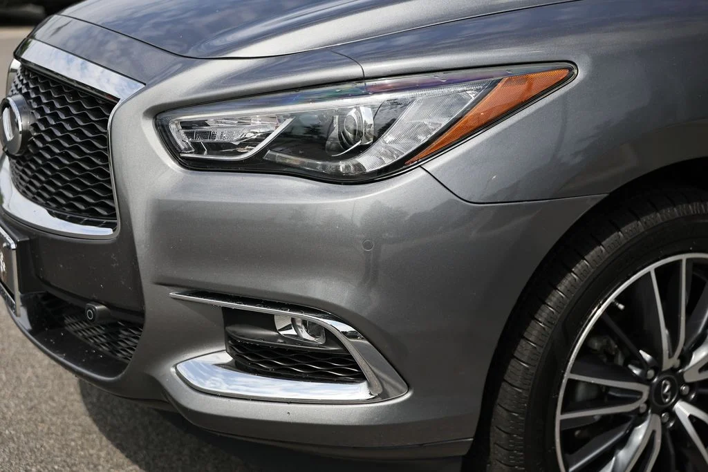 Used 2019 Graphite Shadow INFINITI LUXE image 11