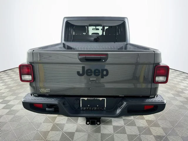 Certified Pre-Owned 2022 Jeep Gladiator Willys