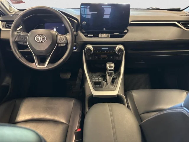 Used 2023 Gray Toyota XLE Premium image 11