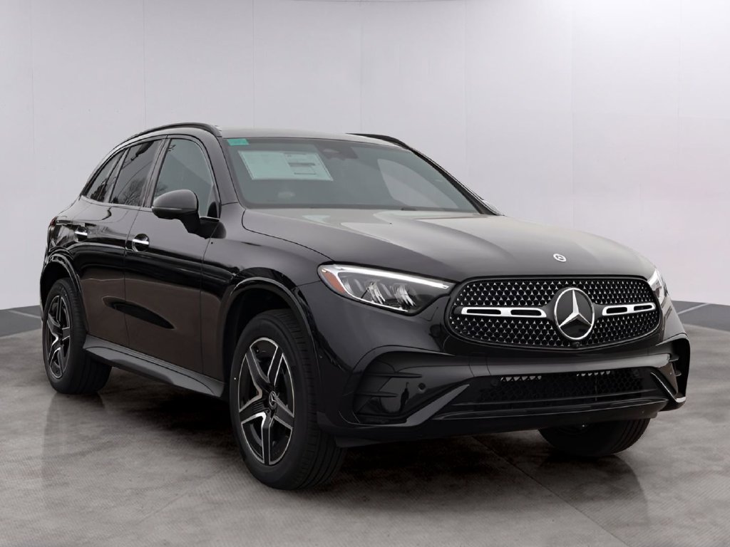 Used 2026 Obsidian Black Metallic Mercedes-Benz GLC 300 image 3