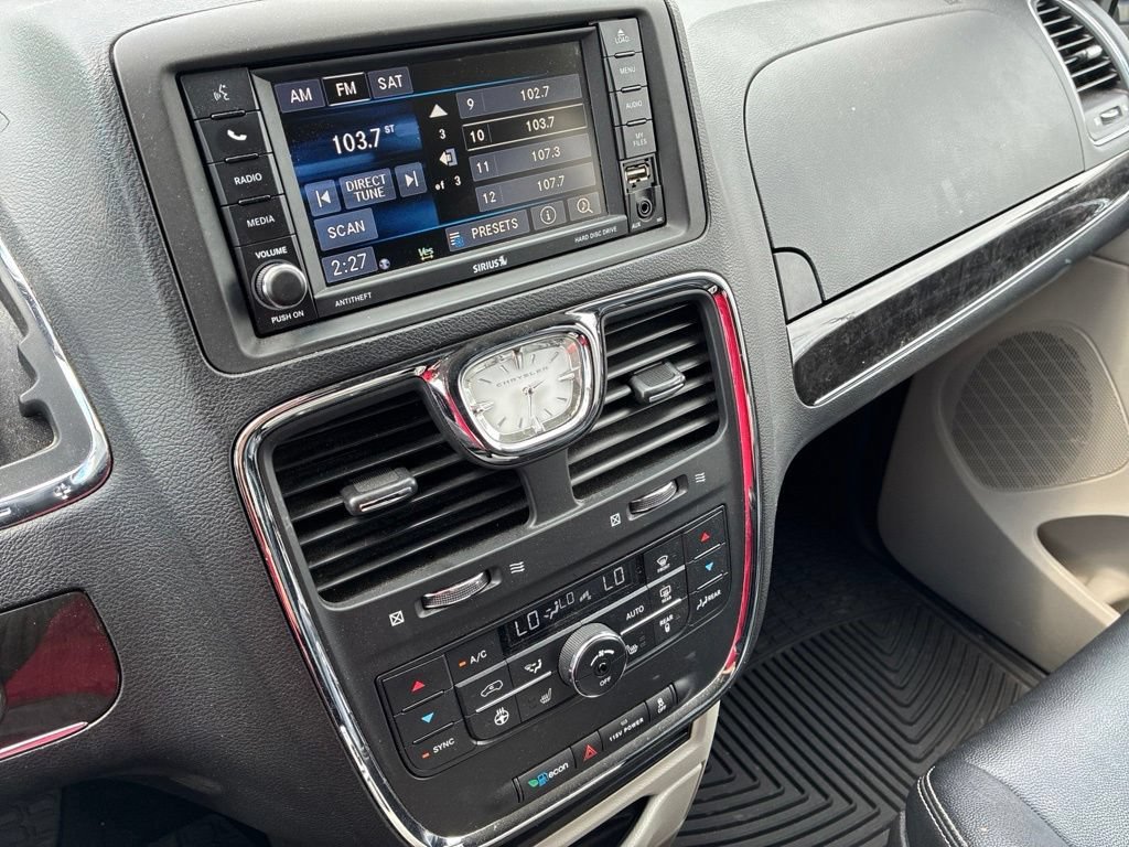 Used 2015 Bright White Clearcoat Chrysler Touring-L image 7