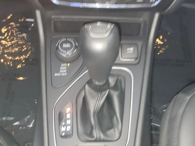 Certified Used 2021 Black Jeep Latitude Lux image 27
